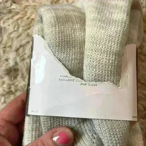 Halston NWT Thermal Heat Fully Cushioned Socks Terry - Picture 3 of 4